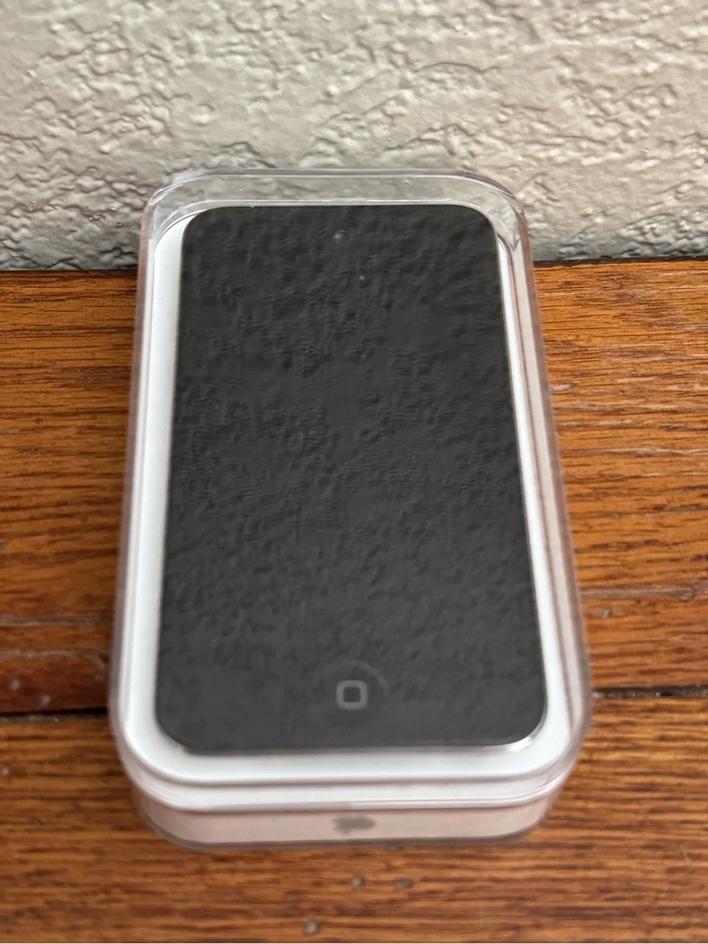 Apple I-Touch 4th Generation 32 GB Model A1367 Bundle W/Box Charger/Accessories